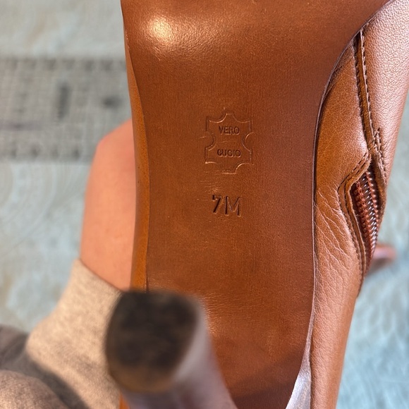 MICHAEL Michael Kors Roadie Leather Ankle Boot in Luggage Tan Women's Size 7M - Picture 16 of 17